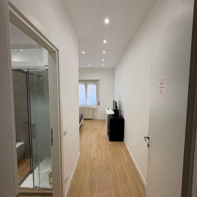 La Meridiana Roma - Camera Matrimoniale con Bagno Privato - 2