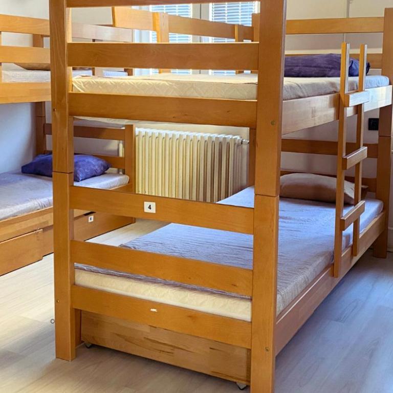 Lierra Downtown Hostel - Krevet u 8-krevetnoj Spavaonici - 4