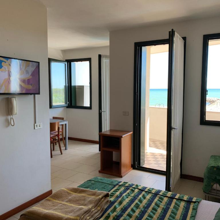 Eurobeach Residence - Studio with Balcony and Front Sea View - 2