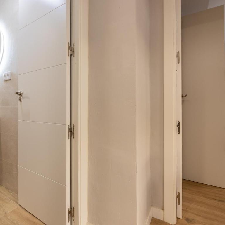 Moderno, con acceso y Jardín Privado, Playa a 50 m - One-Bedroom Apartment with Garden - 31