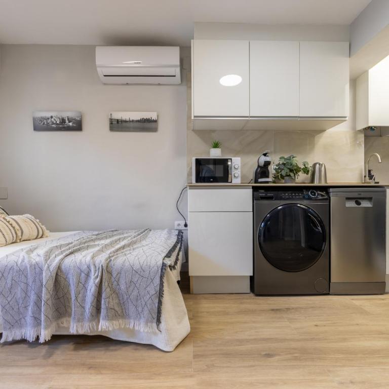 Moderno, con acceso y Jardín Privado, Playa a 50 m - One-Bedroom Apartment with Garden - 16