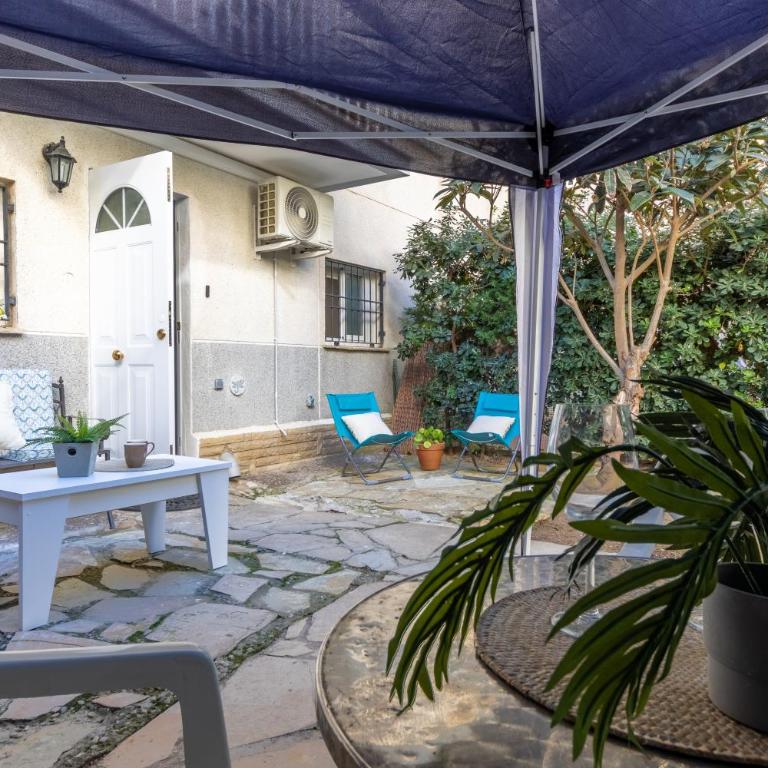 Moderno, con acceso y Jardín Privado, Playa a 50 m - One-Bedroom Apartment with Garden - 2