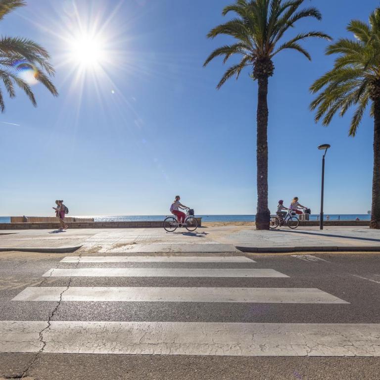 Moderno, con acceso y Jardín Privado, Playa a 50 m - One-Bedroom Apartment with Garden - 39