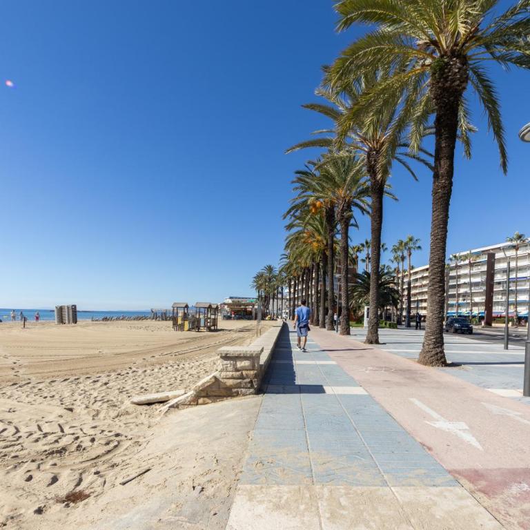 Moderno, con acceso y Jardín Privado, Playa a 50 m - One-Bedroom Apartment with Garden - 41