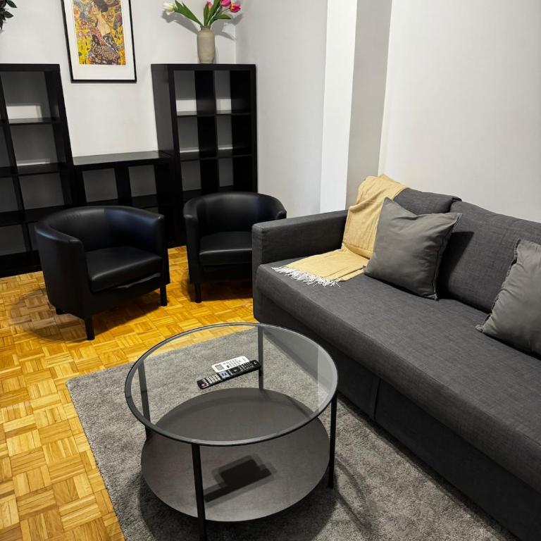 Exyca Homes Retiro - Two-Bedroom Apartment - 4