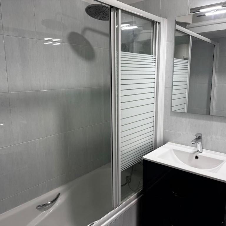 Exyca Homes Retiro - Two-Bedroom Apartment - 20