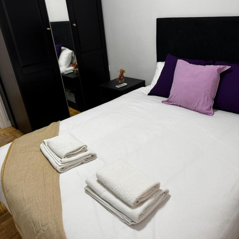 Exyca Homes Retiro - Two-Bedroom Apartment - 25