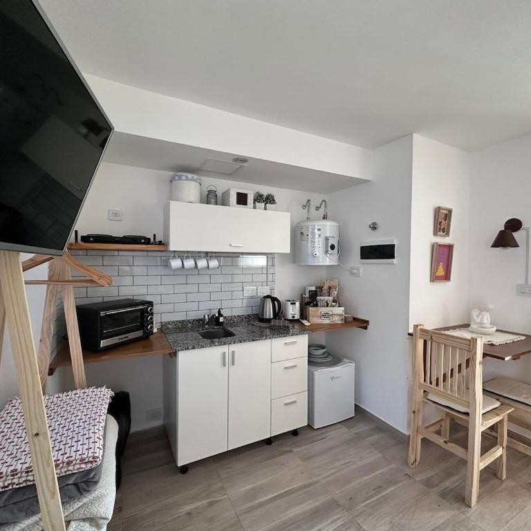 Hermoso departamento monoambiente en Banfield - Studio Apartment with Balcony - 32