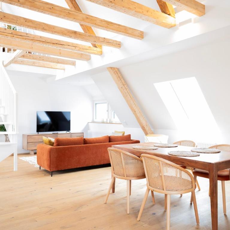 Modernes Maisonette-Apartment mit Terrasse I Augsburg City - Three-Bedroom Apartment - 1