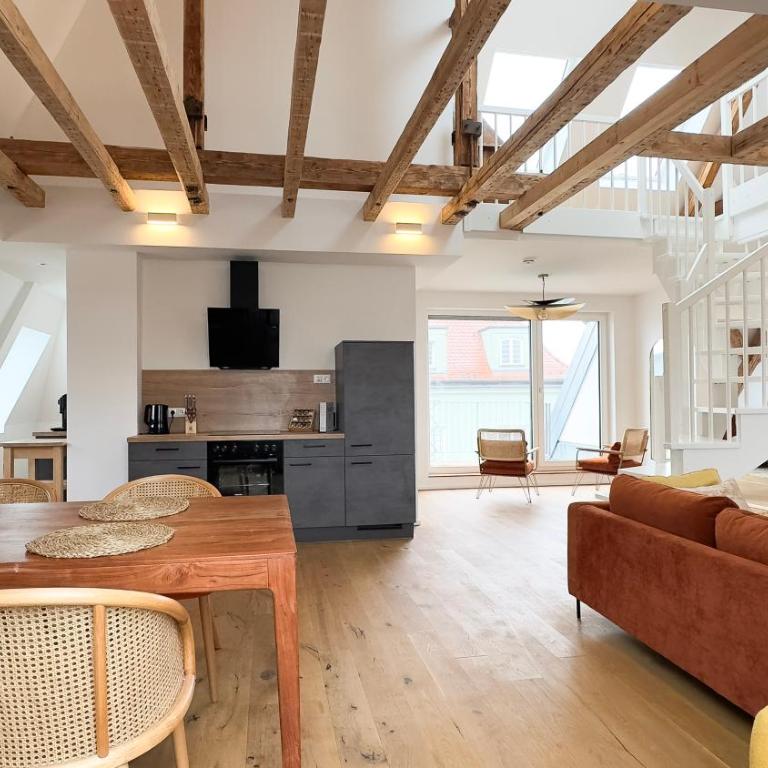 Modernes Maisonette-Apartment mit Terrasse I Augsburg City - Three-Bedroom Apartment - 3
