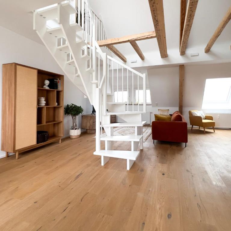 Modernes Maisonette-Apartment mit Terrasse I Augsburg City - Three-Bedroom Apartment - 4
