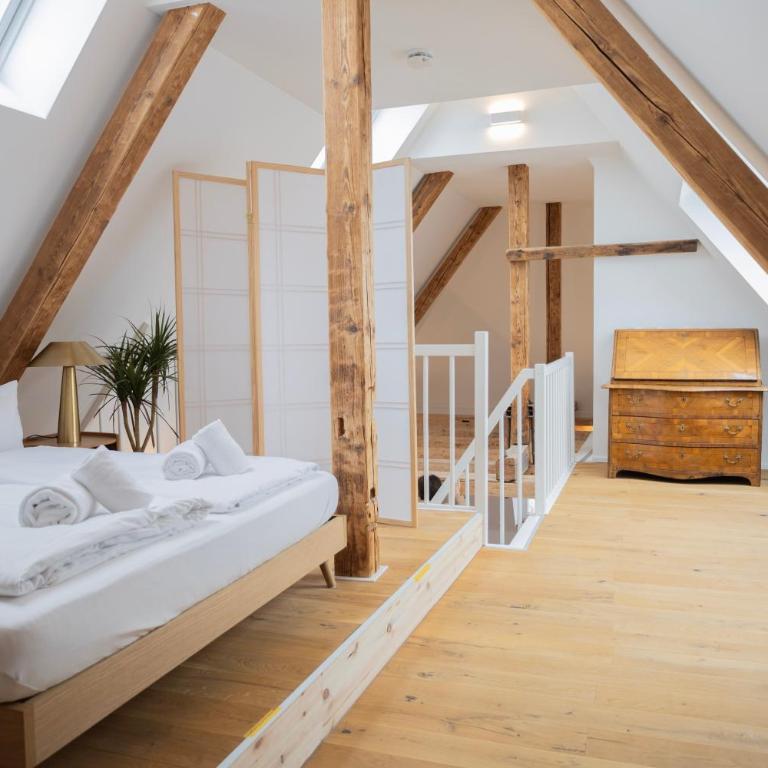 Modernes Maisonette-Apartment mit Terrasse I Augsburg City - Three-Bedroom Apartment - 6