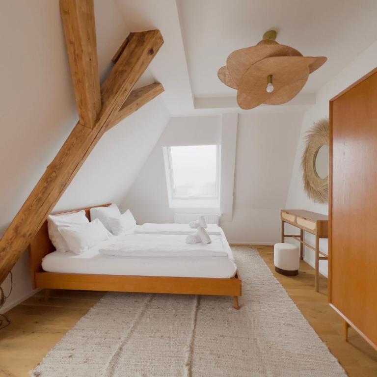 Modernes Maisonette-Apartment mit Terrasse I Augsburg City - Three-Bedroom Apartment - 7