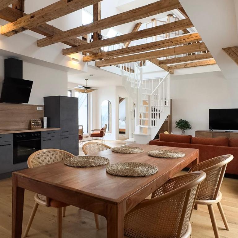 Modernes Maisonette-Apartment mit Terrasse I Augsburg City - Three-Bedroom Apartment - 8
