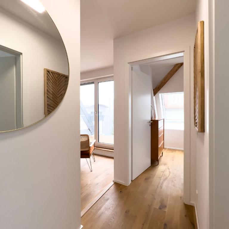 Modernes Maisonette-Apartment mit Terrasse I Augsburg City - Three-Bedroom Apartment - 10