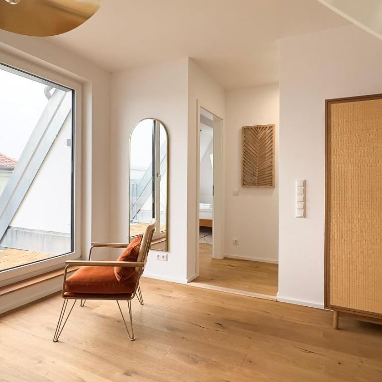 Modernes Maisonette-Apartment mit Terrasse I Augsburg City - Three-Bedroom Apartment - 11