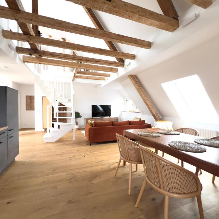 Modernes Maisonette-Apartment mit Terrasse I Augsburg City - Three-Bedroom Apartment - 12