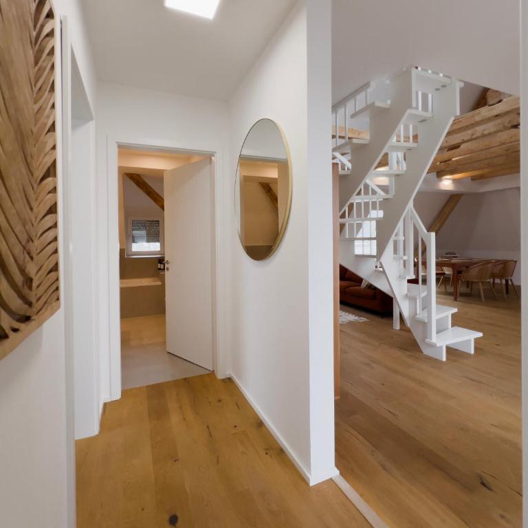 Modernes Maisonette-Apartment mit Terrasse I Augsburg City - Three-Bedroom Apartment - 15
