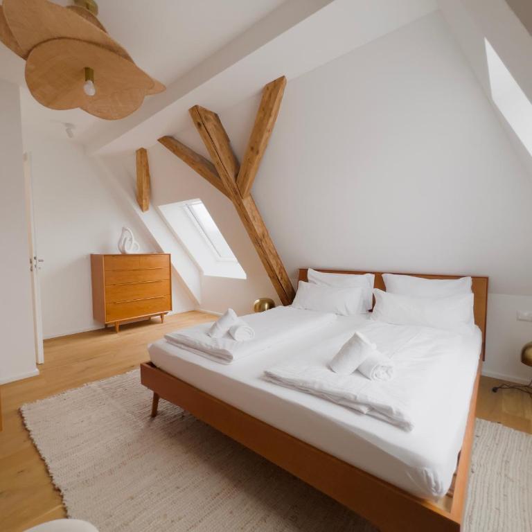 Modernes Maisonette-Apartment mit Terrasse I Augsburg City - Three-Bedroom Apartment - 17