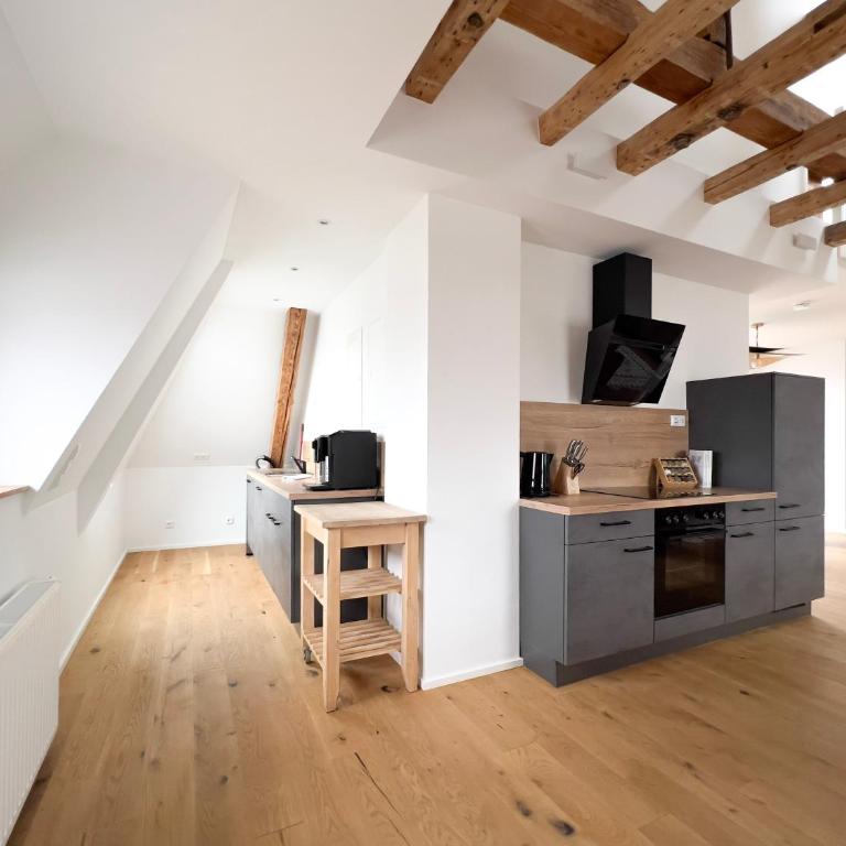 Modernes Maisonette-Apartment mit Terrasse I Augsburg City - Three-Bedroom Apartment - 19