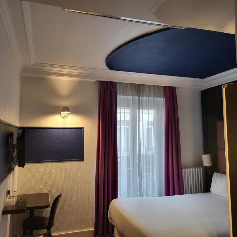 Accueil Hôtel Paris Pigalle Montmartre - Hôtel rénové - Chambre Double - Accessible aux Personnes à Mobilité Réduite - 4