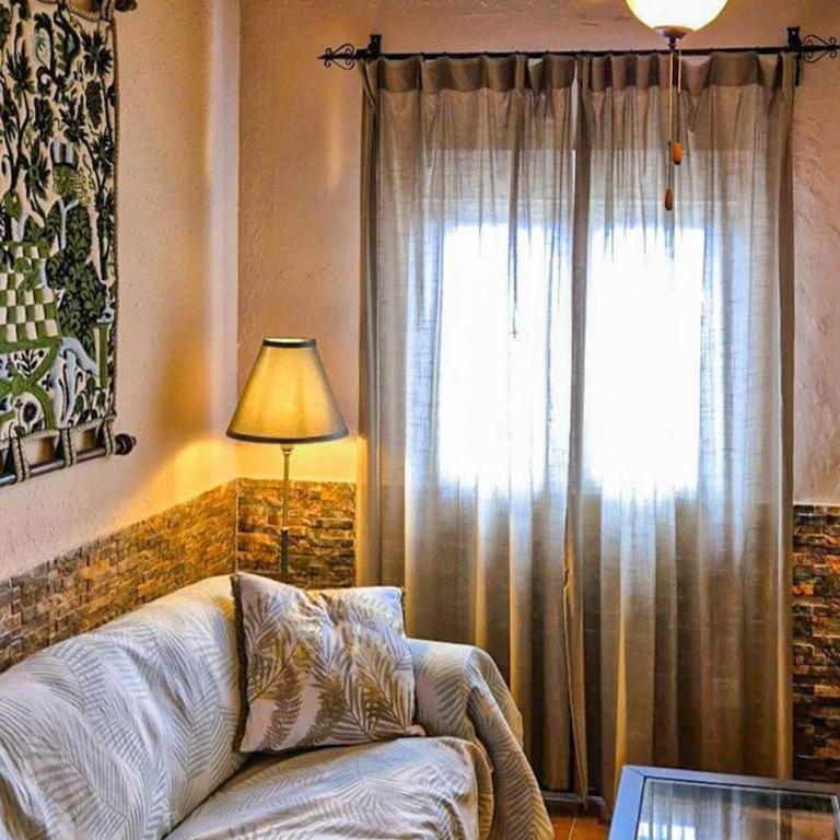 Stunning Home In Nerja With Outdoor Swimming Pool - Casa Vacacional de 3 dormitorios - 7