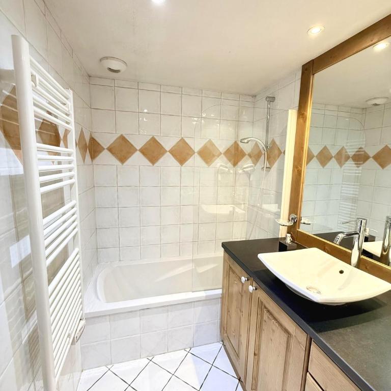 Le Relax, sport et détente, 90m des pistes - Appartement 2 Chambres avec Vue sur la Montagne - 14