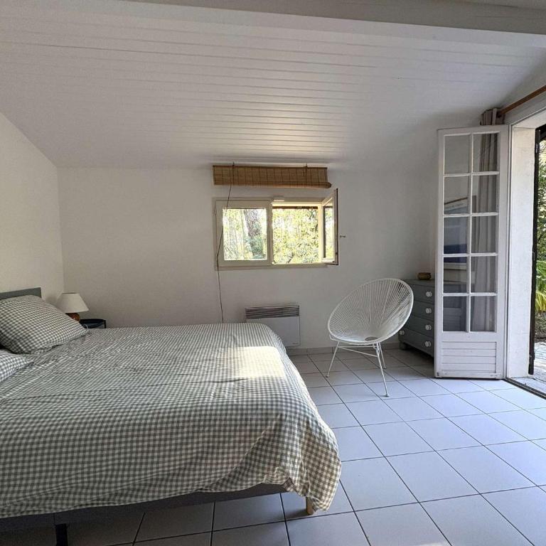 Villa familiale au calme avec jardin clos, proche océan et bassin, 8 personnes - Villa 3 Chambres - 16