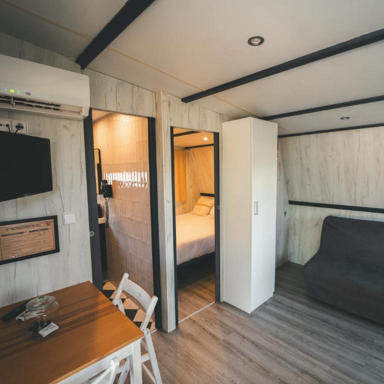 HolaCamp Sitges Garrofer - Bungalow Confort 2 - 10