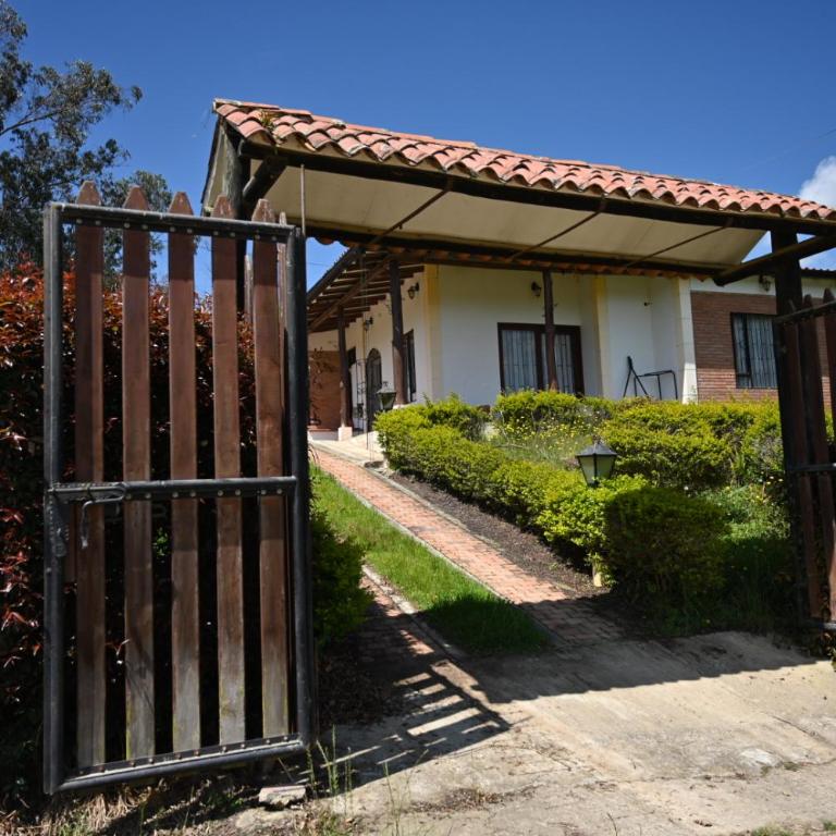 VillaMoreno - Casa Campestre - Three-Bedroom Villa - 34