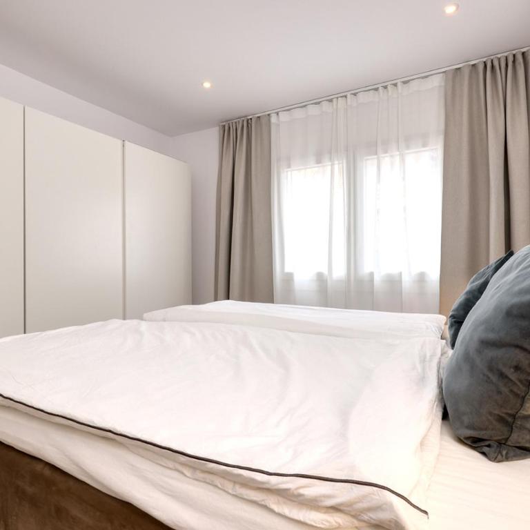 022 Stylish & Modern Fuengirola Apt, Near Beach - Apartamento de 2 dormitorios con balcón - 22