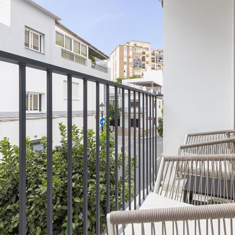 022 Stylish & Modern Fuengirola Apt, Near Beach - Apartamento de 2 dormitorios con balcón - 24