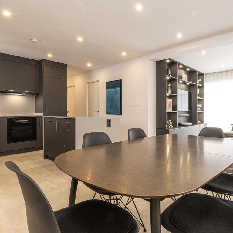 022 Stylish & Modern Fuengirola Apt, Near Beach - Apartamento de 2 dormitorios con balcón - 3