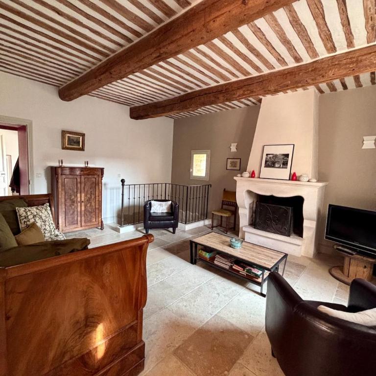 Mas Provençal avec piscine à Gordes - Villa avec Piscine Privée - 11