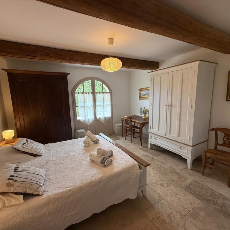 Mas Provençal avec piscine à Gordes - Villa avec Piscine Privée - 17