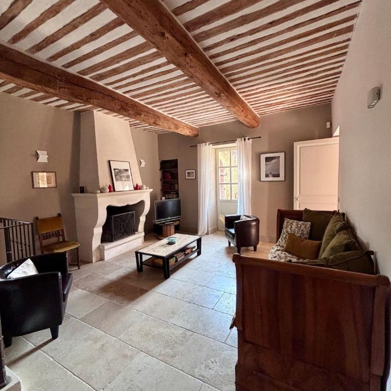 Mas Provençal avec piscine à Gordes - Villa avec Piscine Privée - 84