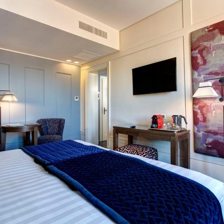 Mascagni Luxury Rooms & Suites - Camera Premium Matrimoniale/Doppia con Letti Singoli - 10
