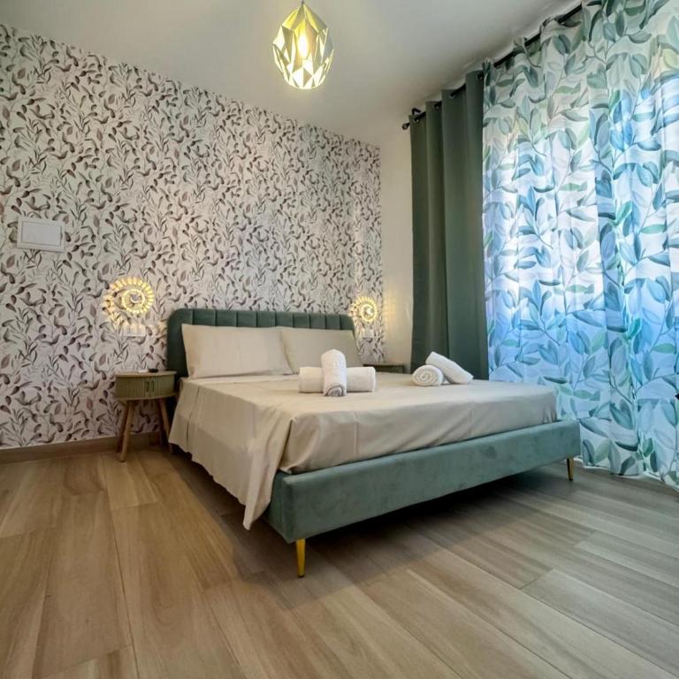 Colorful Home - Double Room with Private Bathroom - 2
