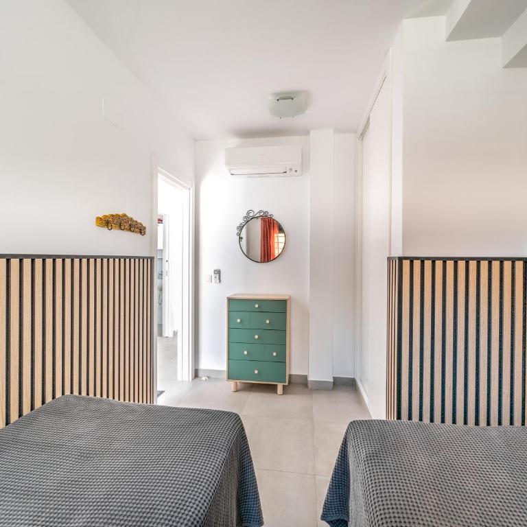 House with rooftop terrace, views and pool, Nerja - Casa de 3 dormitorios - 21