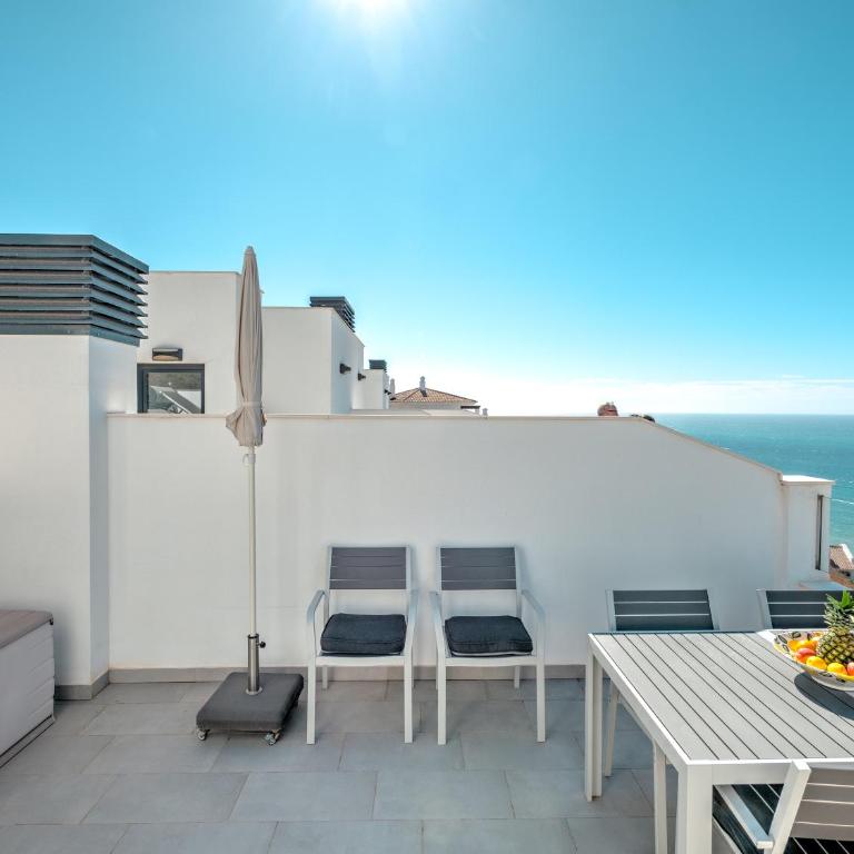 House with rooftop terrace, views and pool, Nerja - Casa de 3 dormitorios - 24