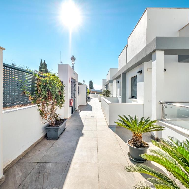 House with rooftop terrace, views and pool, Nerja - Casa de 3 dormitorios - 26