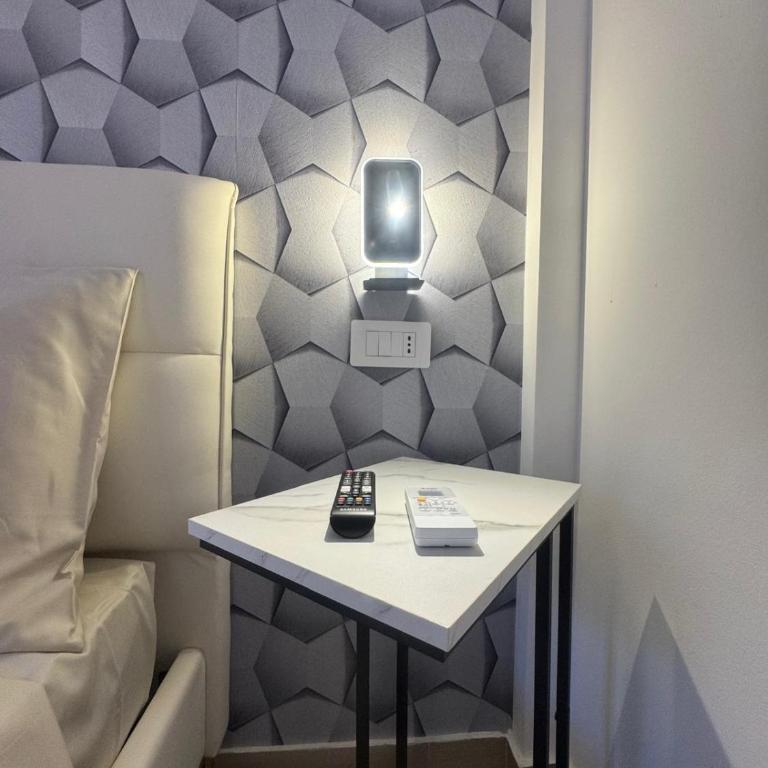 Colorful Home - Double Room with Private Bathroom - 3