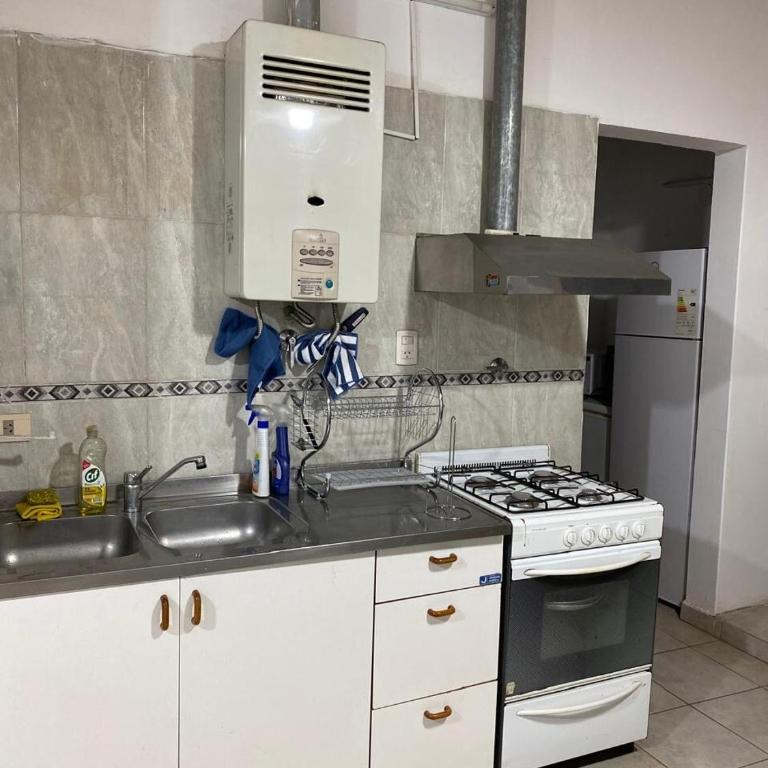 Departamento cómodo y tranquilo con estacionamiento , parrilla y patio - Room #1518229001 - 8