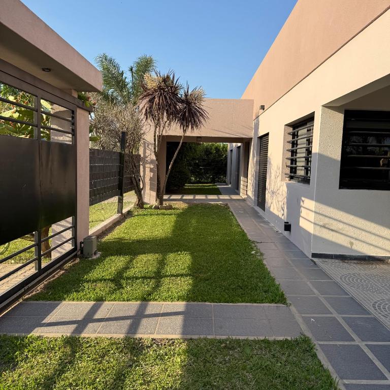 Sumergite en una gran piscina o jacuzzi - Casa de 2 dormitorios - 66