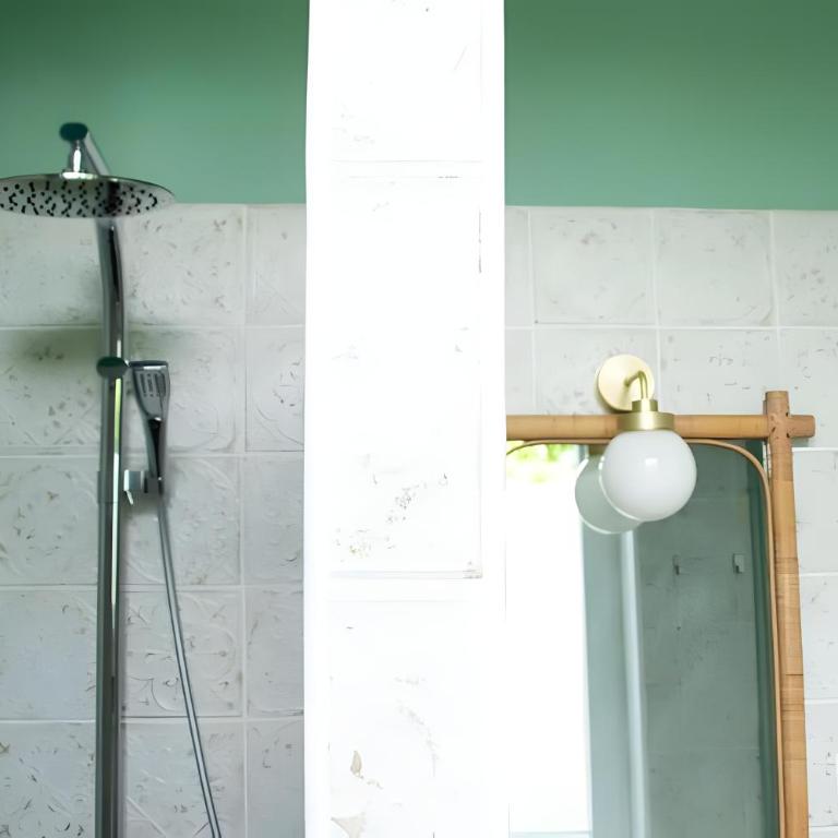 Appartement vintage - Reims centre - Apartamento de 1 Dormitorio con balcón y vistas a la ciudad - 15