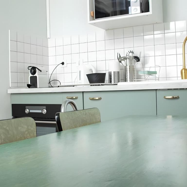Appartement vintage - Reims centre - Apartamento de 1 Dormitorio con balcón y vistas a la ciudad - 8