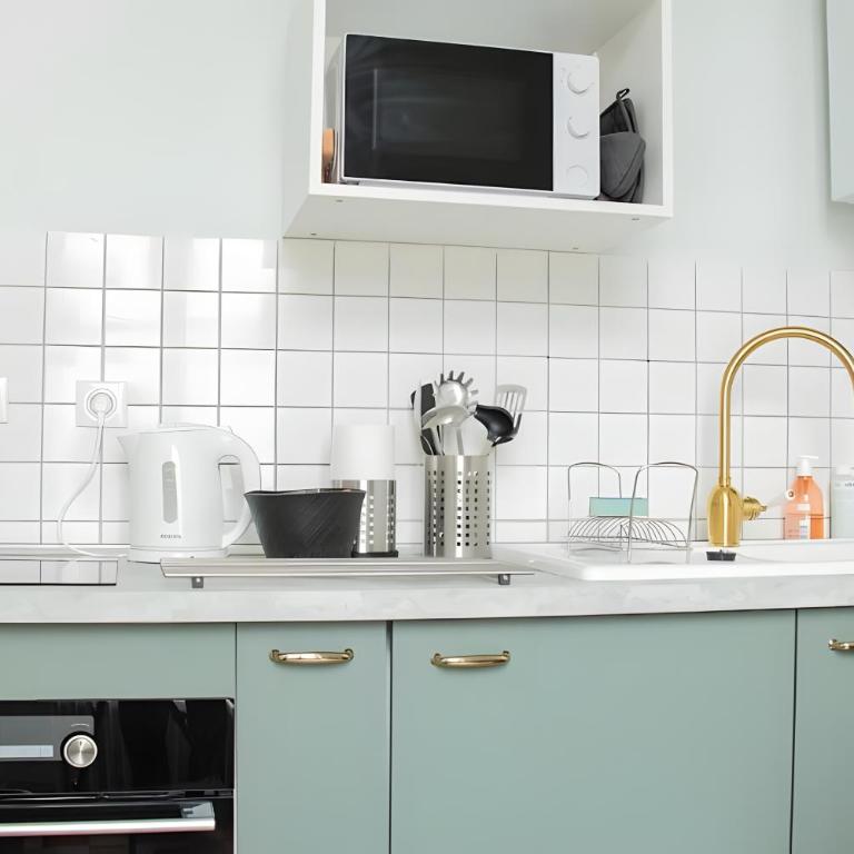 Appartement vintage - Reims centre - Apartamento de 1 Dormitorio con balcón y vistas a la ciudad - 13