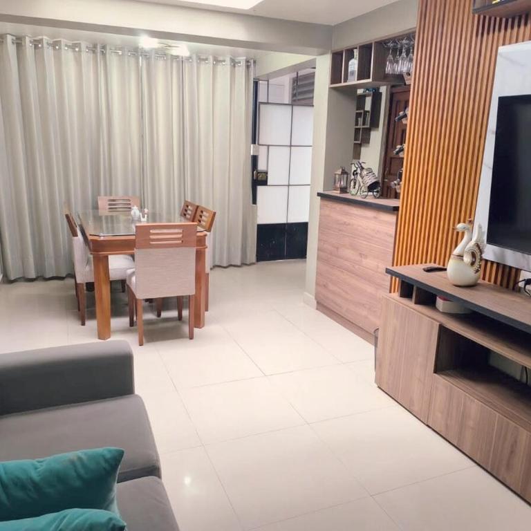 Location near the square and airport - Room #1518244901 - 1