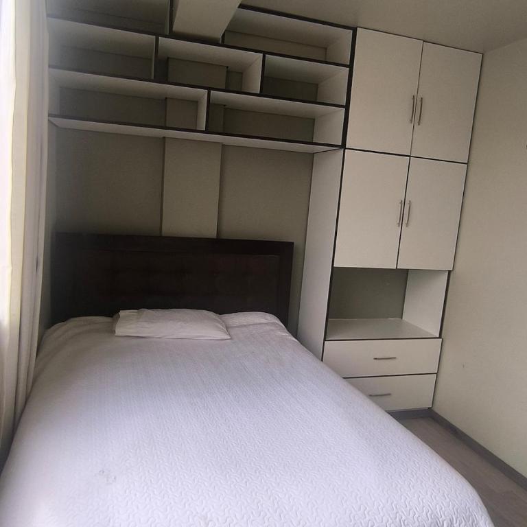 Location near the square and airport - Room #1518244901 - 5