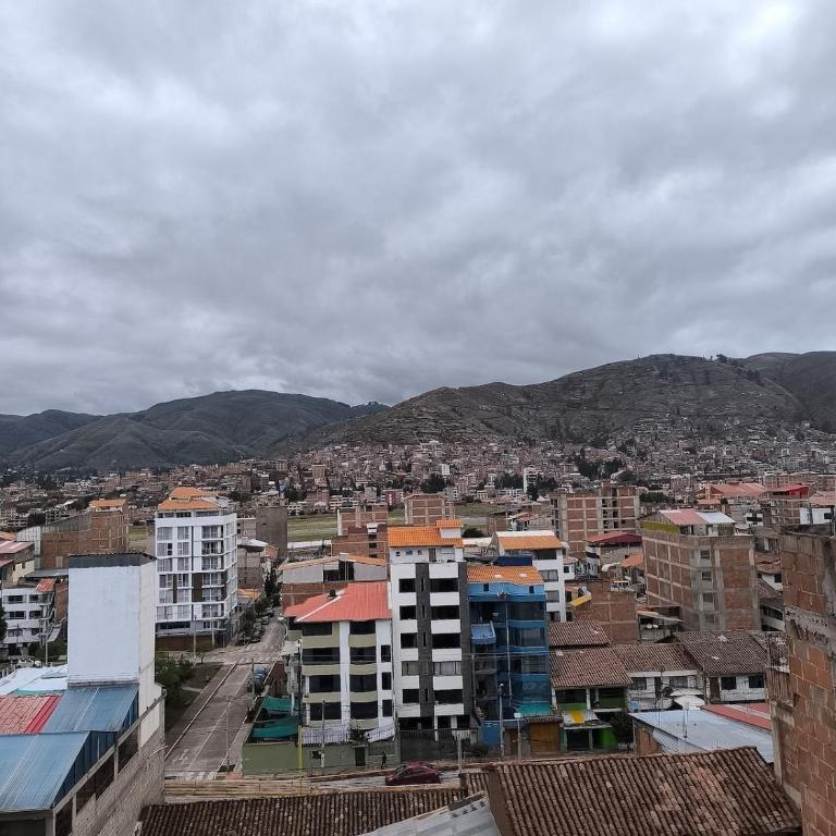 Location near the square and airport - Room #1518244901 - 10